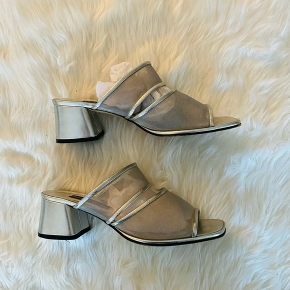 Prima Royale silver mesh slip on sandals, Sz. 9